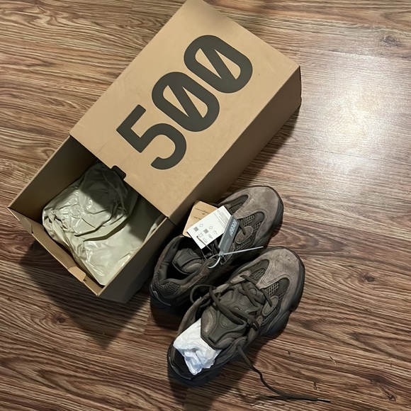 Yeezy 500 size 7 1/2 - Picture 2 of 3